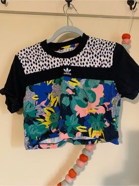 adidas HER Black Multi Floral Pattern Cropped Tee